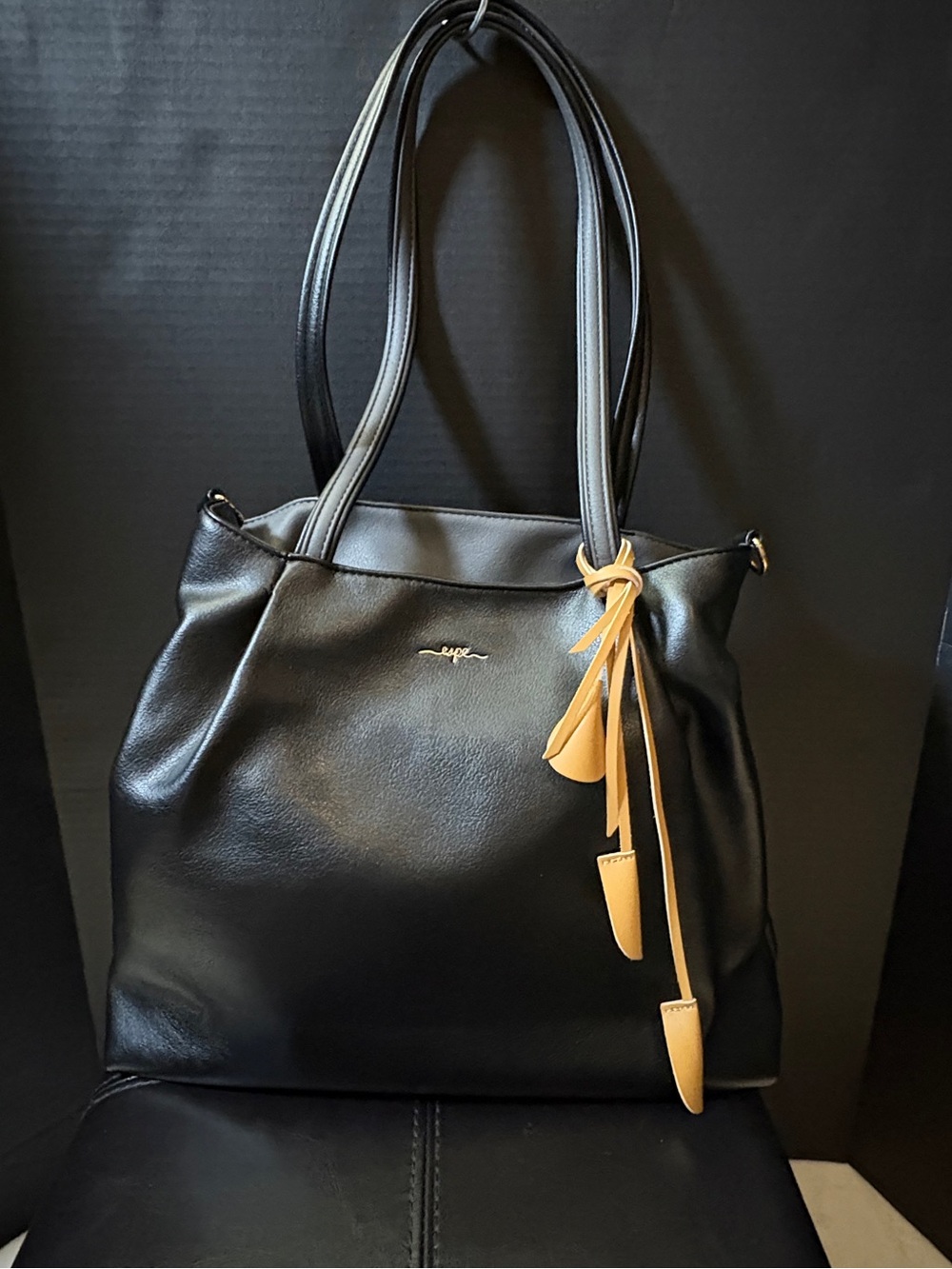 The Angie Relaxed Look Shoulder Bag by Espe in Smooth Soft Vegan Leather EUC